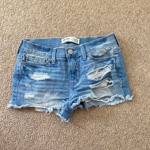 Mudd Low Rise Shortie Light Wash Size 3